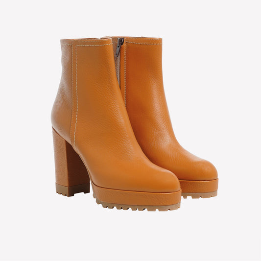 STIVALETTO CON PLATEAU IN VITELLO COGNAC ALLA - Marrone | Roberto Festa
