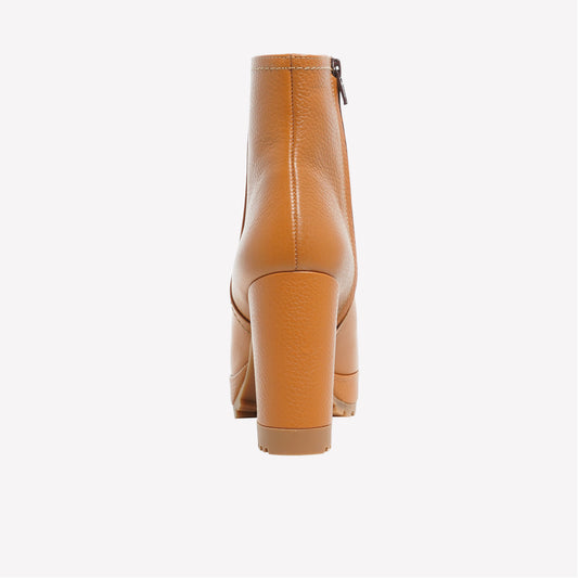 STIVALETTO CON PLATEAU IN VITELLO COGNAC ALLA - Marrone | Roberto Festa