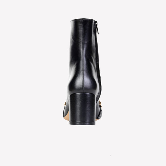 AVILA ANKLE BOOT IN BLACK CALFSKIN WITH GOLD CHAIN - Nero | Roberto Festa
