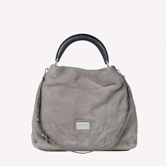 BORSA A SPALLA IN MONTONE EFFETTO VISONE COLOR NUTRIA CON MANICO IN LEGNO NERO BIANCA - Products | Roberto Festa