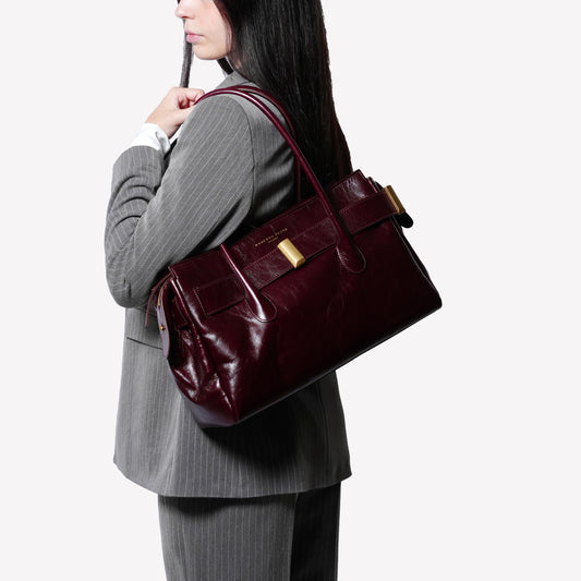 SHOULDER BAG IN BURGUNDY POLISHED LAMB LEATHER WITH GOLD ACCESSORY EMERALDA - Bordeaux | Roberto Festa