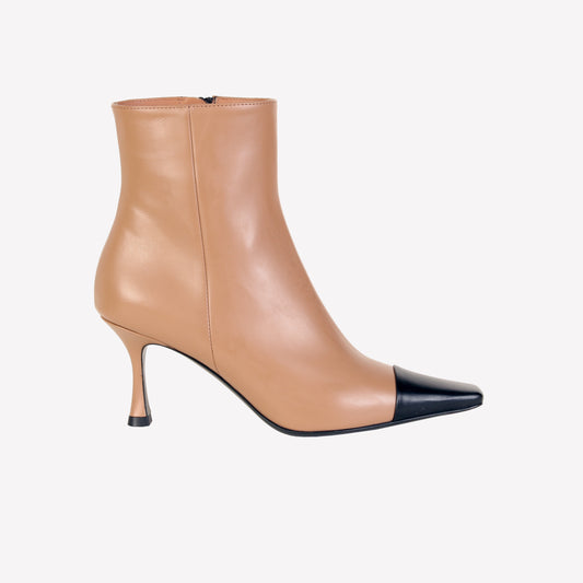FANNY ANKLE BOOTS IN SAND CALF WITH BLACK TOE - Beige | Roberto Festa