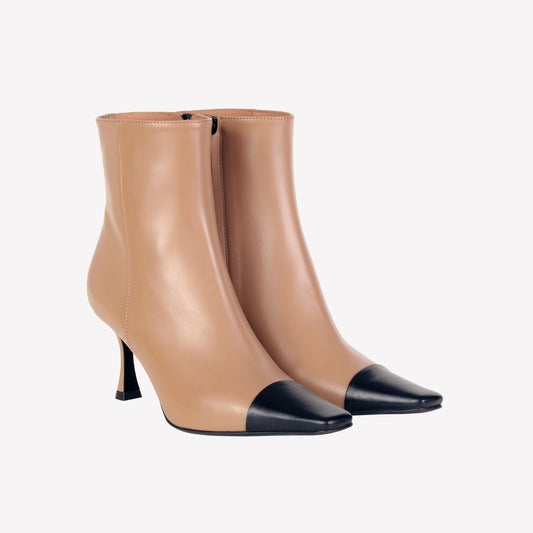 FANNY ANKLE BOOTS IN SAND CALF WITH BLACK TOE - Trendsetter | Roberto Festa