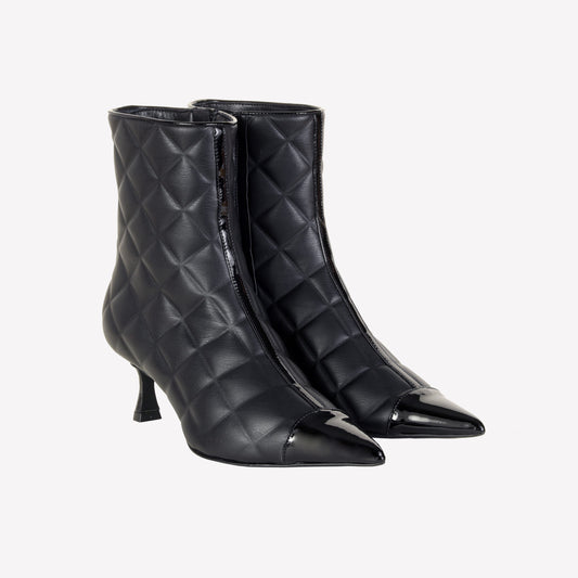 LEONIA ANKLE BOOT IN BLACK MATELLASSÈ WITH PATENT LEATHER TOE - Trendsetter | Roberto Festa