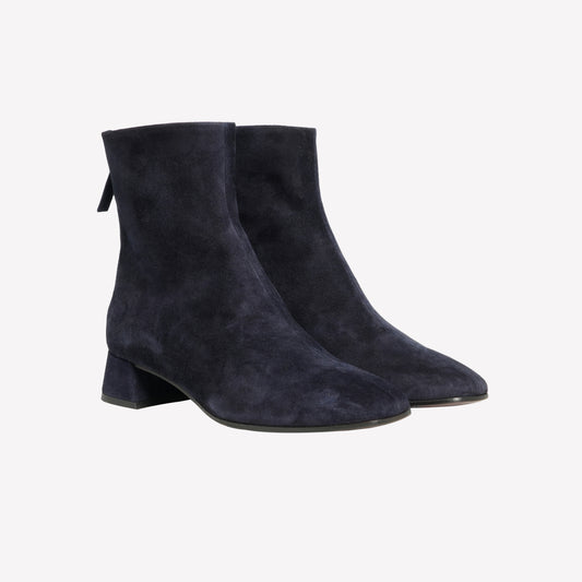 STIVALETTO ALLA CAVIGLIA IN CAMOSCIO BLU NAVY CON TACCO MEDIO MAVI - Nuovi Arrivi | Roberto Festa