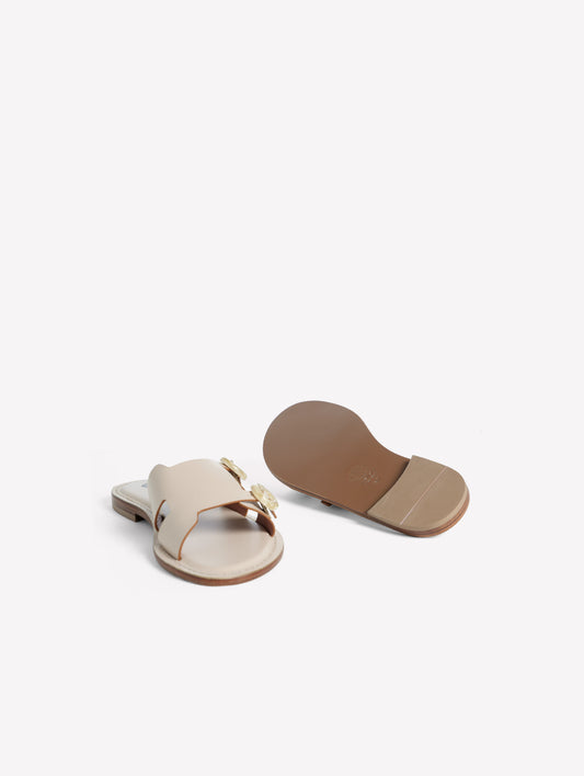 FLAT LEATHER SANDALS IN BUTTER COLOR WITH DOUBLE ROUND BUCKLES NAISA - Beige | Roberto Festa