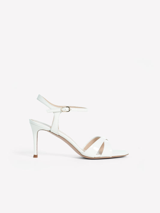 WHITE PATENT LEATHER SANDALS WITH ANKLE STRAP AND CROSSED TOE WITH MEDIUM HEEL ROMILDA - Bridal Shoes | Roberto Festa