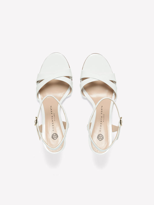 WHITE PATENT LEATHER SANDALS WITH ANKLE STRAP AND CROSSED TOE WITH MEDIUM HEEL ROMILDA - Bianco | Roberto Festa