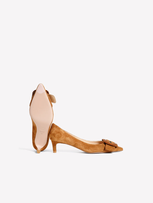 DECOLLETE’ IN CROSTA COLOR CUOIO CON FIBBIA INTRECCIATA A MANO SIRIO - Marrone | Roberto Festa