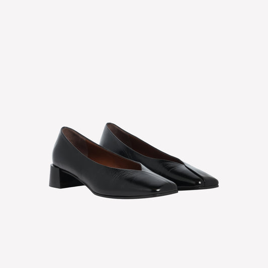 BLACK SEMI-GLOSS LEATHER DECOLLETE WITH V-NECK VINA - Pumps | Roberto Festa